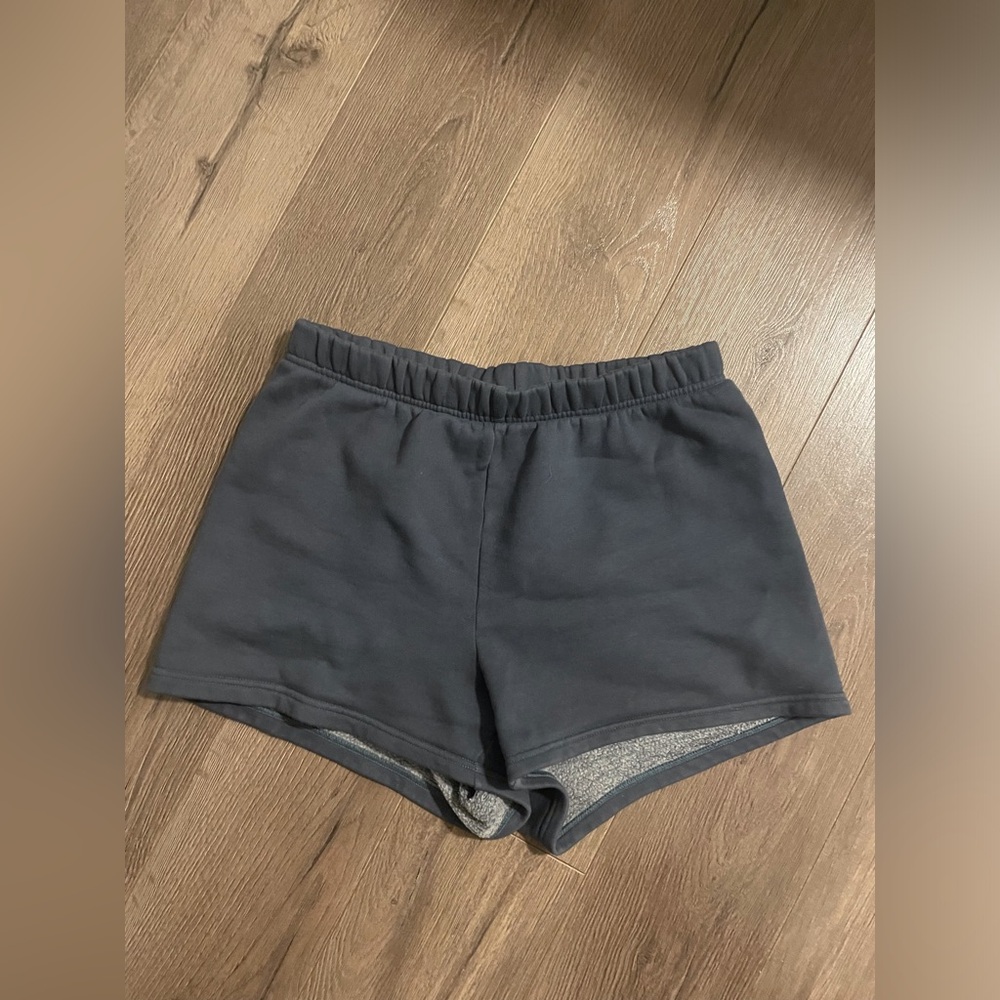 Aritzia TNA sweat shorts size:M dark blue